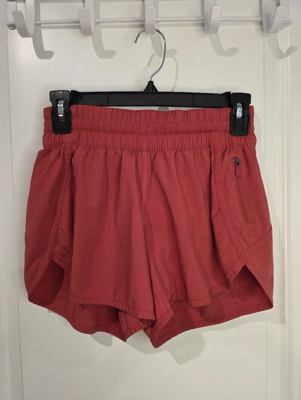 Lululemon Tracker Short V 4"